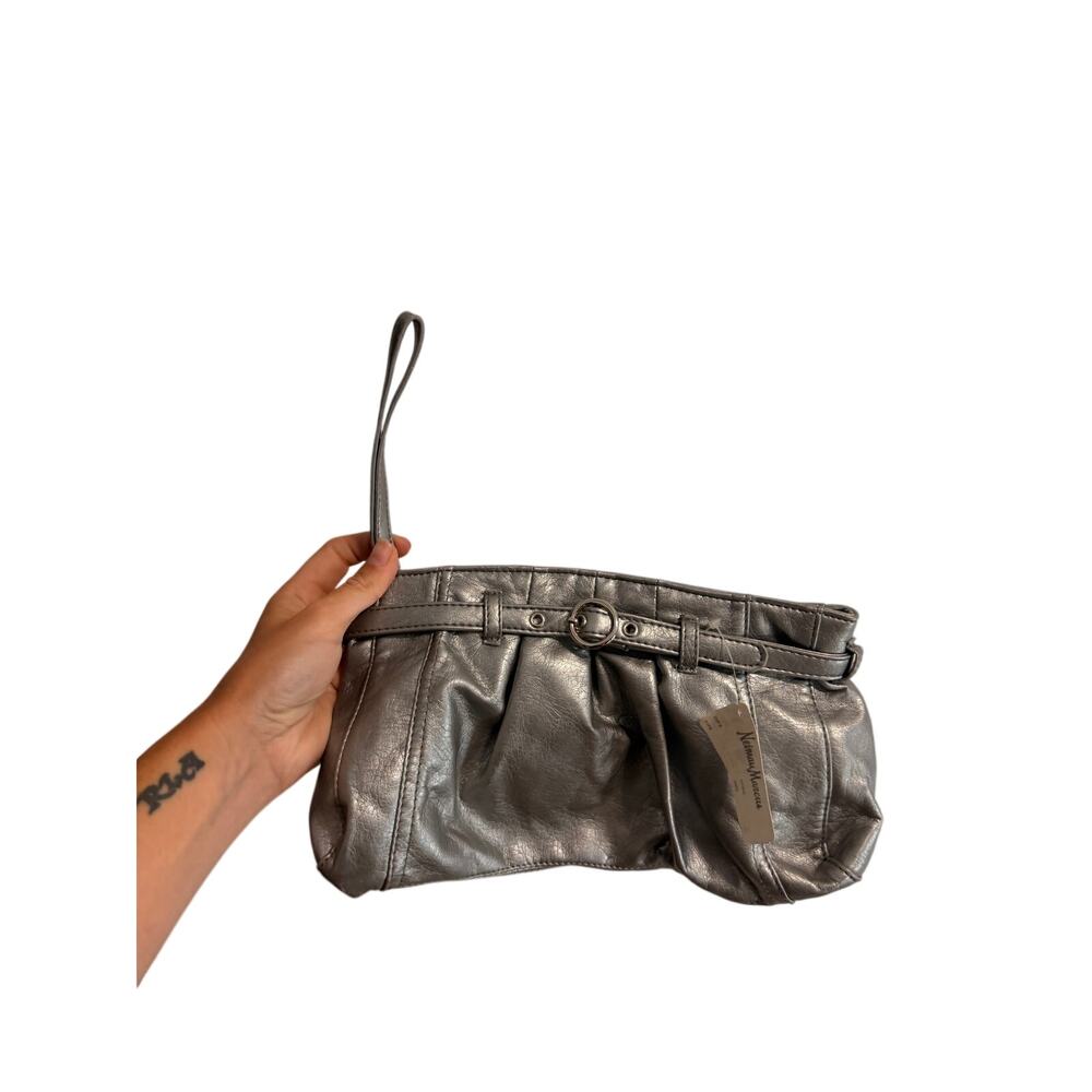Neiman Marcus NWT Silver Y2K Wristlet Buckle accent Leather Wallet Pouch